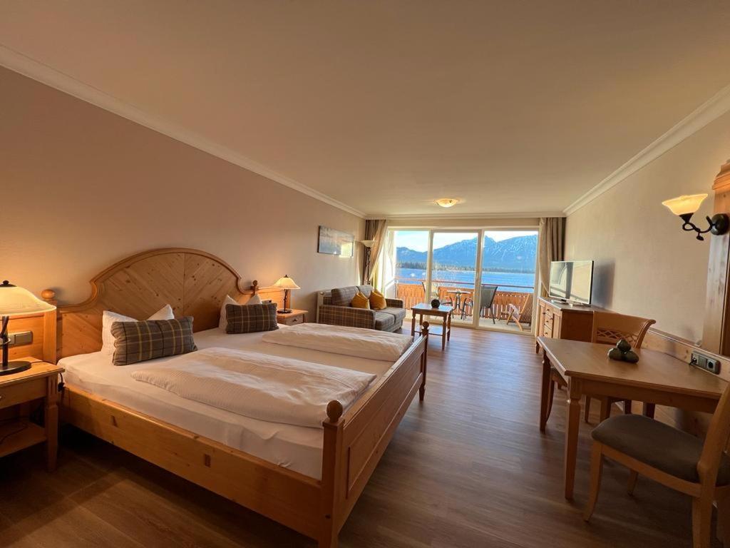 Hotel Fischer Am See Fussen Bagian luar foto