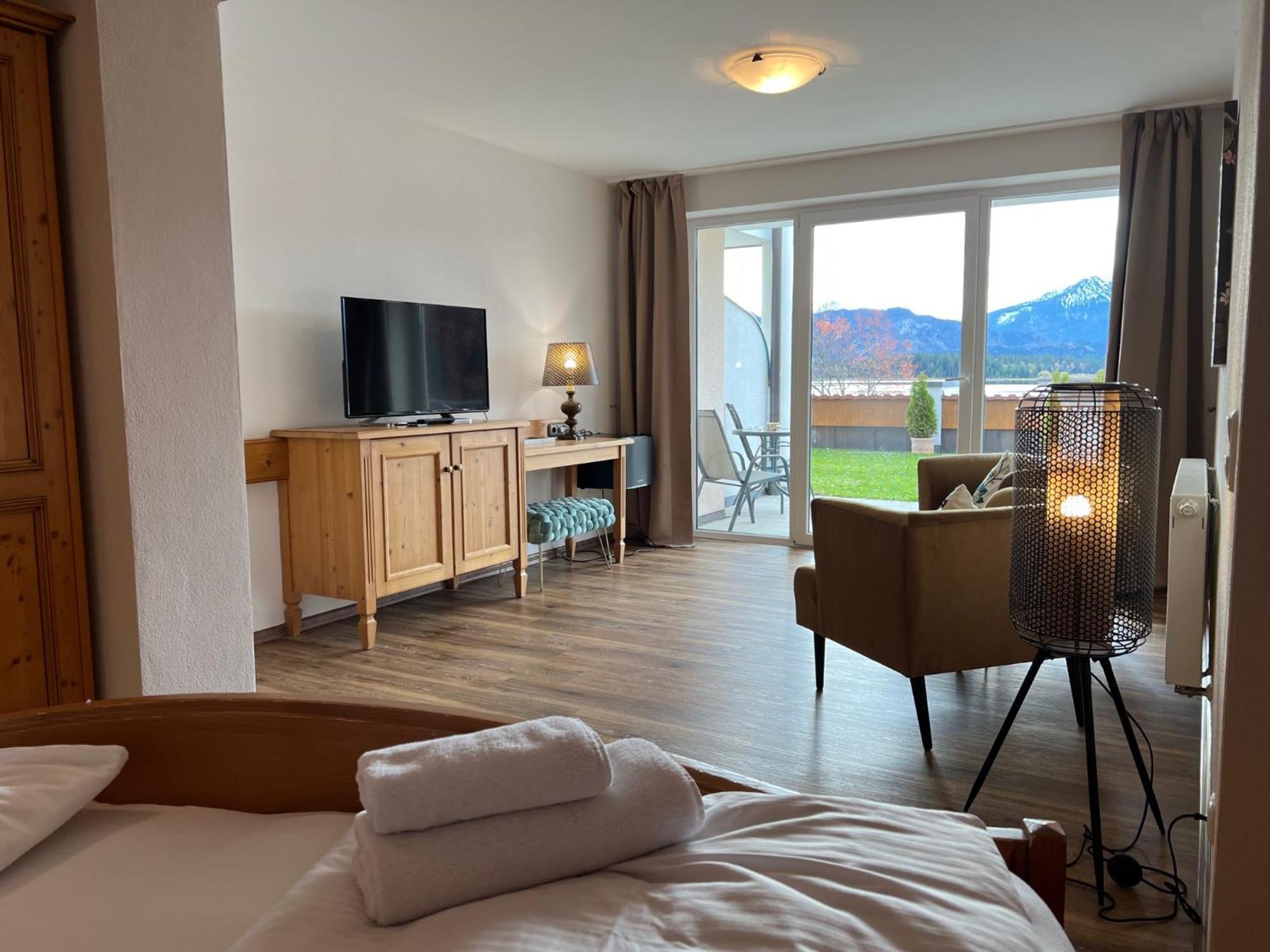 Hotel Fischer Am See Fussen Bagian luar foto